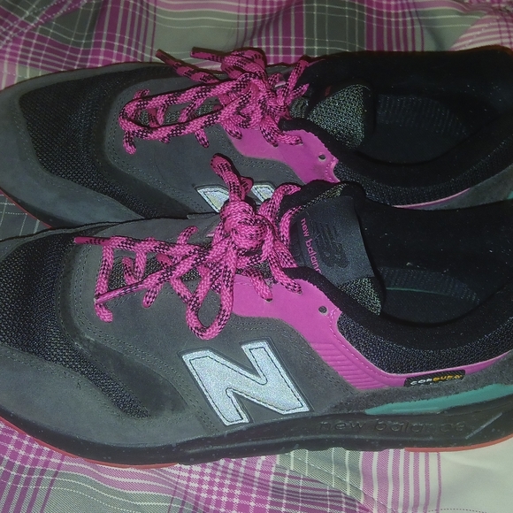New Balance 997H Retro Style Sneakers - Picture 1 of 4